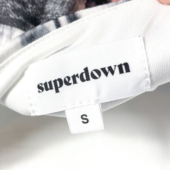 Superdown Ana Mini Dress Grey Printed Jersey Sleeveless Square Neck Bodycon Sz S - Picture 10 of 11